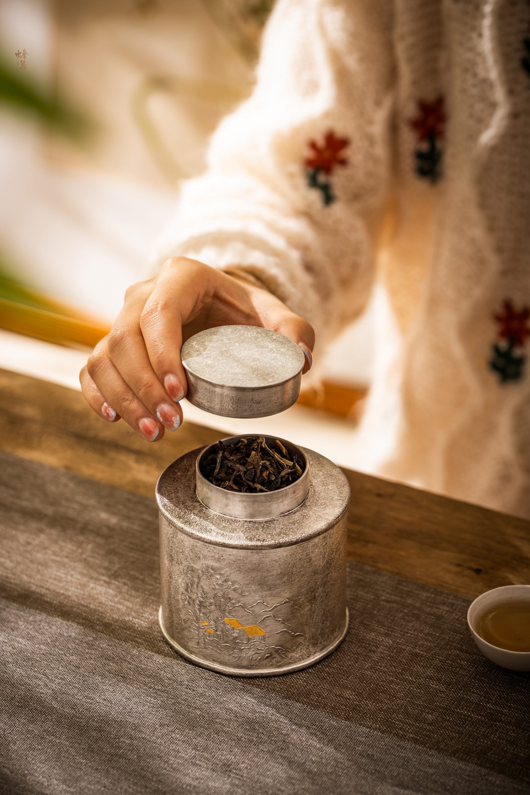 还为存茶而烦恼？试试这款纯锡茶叶罐，让你好茶添香！